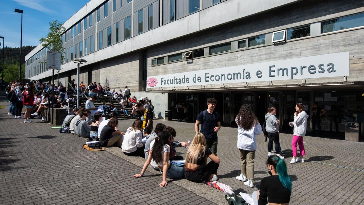 Facultad de Economía y Empresas en el campus de Elviña