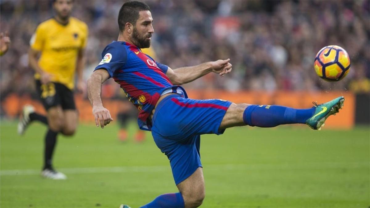 Arda Turan tiene mucho cartel por su fútbol vistoso y ofensivo