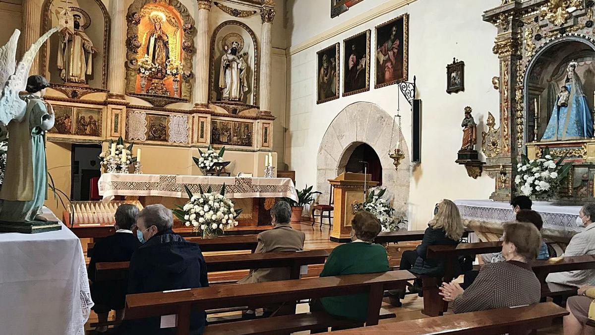 Toro honra a la Virgen de la Merced con una misa