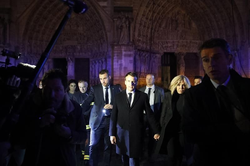 Incendio en la Catedral de Nôtre Dame