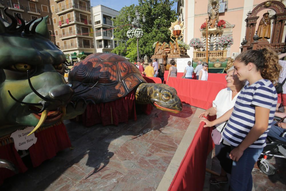 Las Rocas, expuestas en la plaza de la Virgen