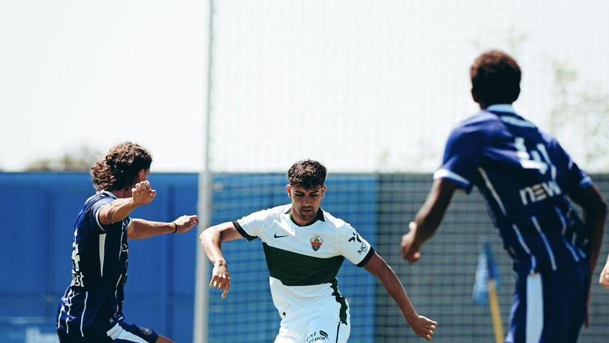 El Elche despide la pretemporada al alza