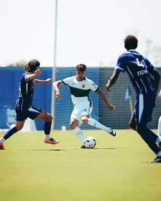 El Elche despide la pretemporada al alza