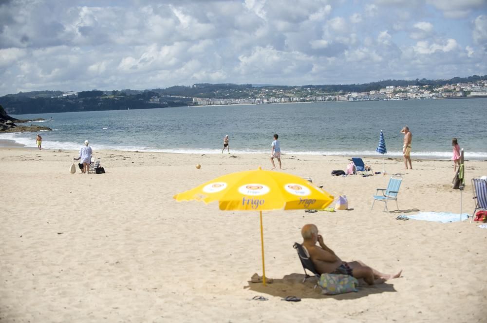 La playa de Perbes, sin socorristas y sin bandera