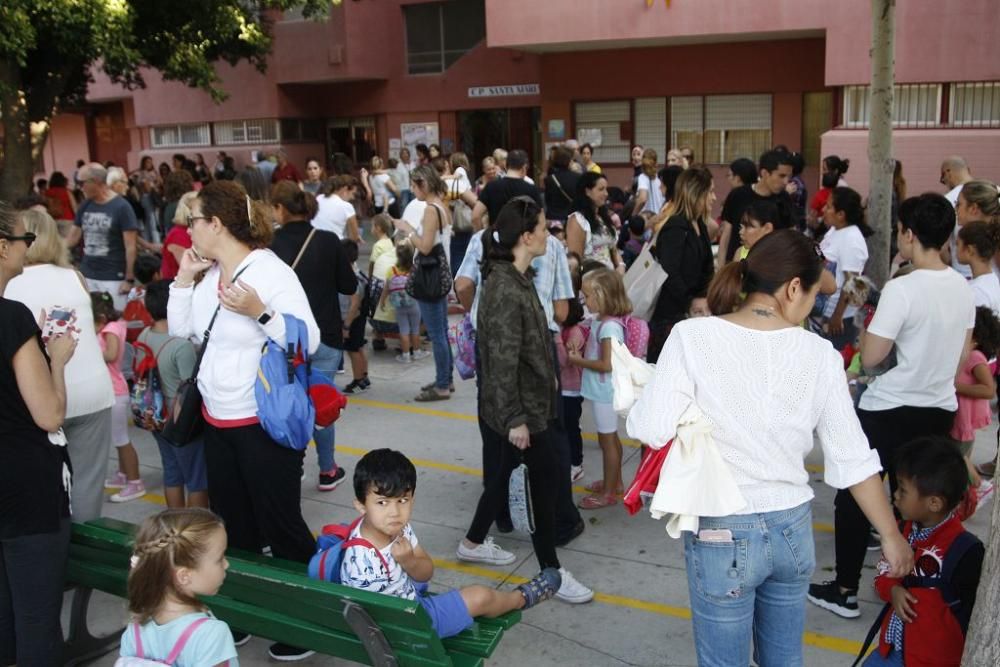 Susto en el colegio de Santa María de Gracia por un incendio en la despensa