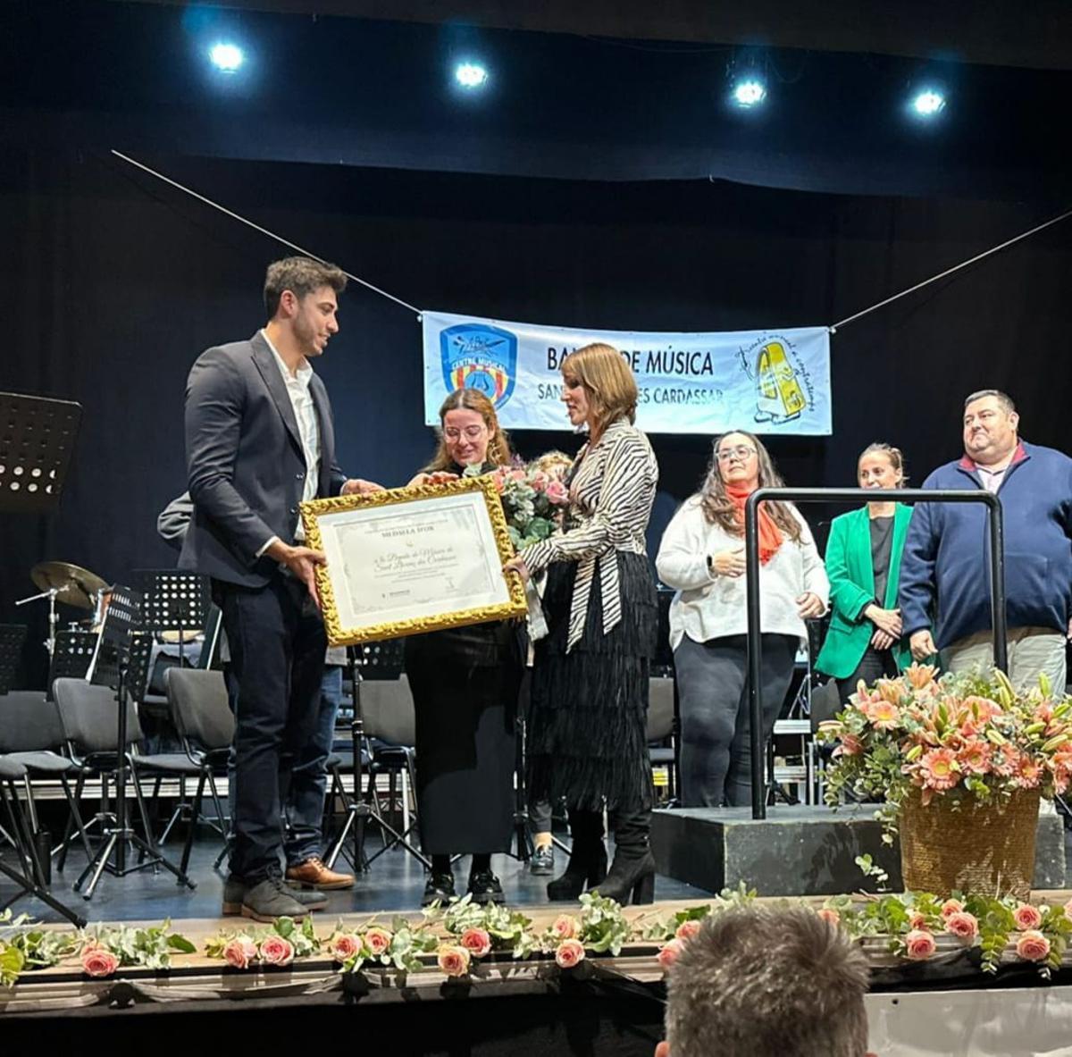 Sant Llorenç entrega la medalla de oro a la Banda de Música Municipal