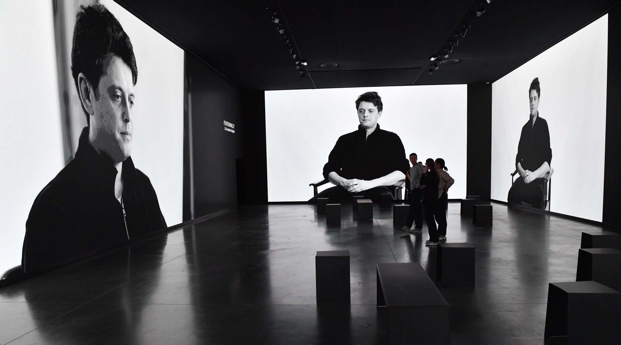 La exposición David Bailey's Changing Fashion abre sus puertas en A Coruña con la Fundación Marta Ortega