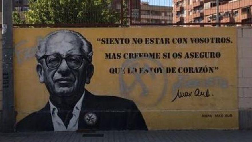 Pintan esvásticas en el mural en honor al escritor republicano Max Aub de València.