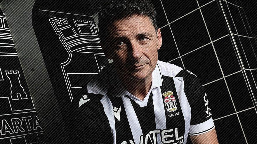El FC Cartagena presenta su primera equipación