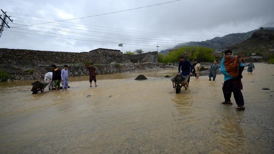Mueren más de 50 personas en Afganistán por unas repentinas inundaciones
