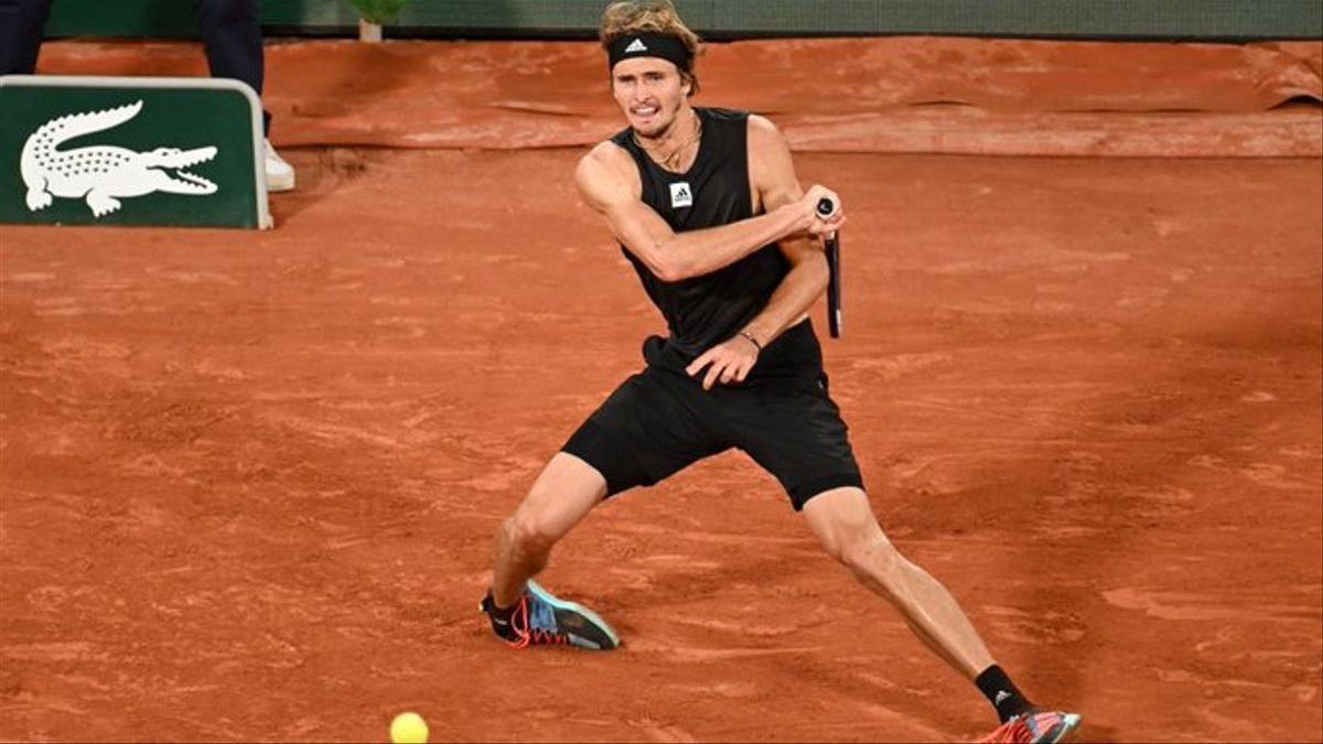 Zverev, en el momento de torcerse el tobillo.