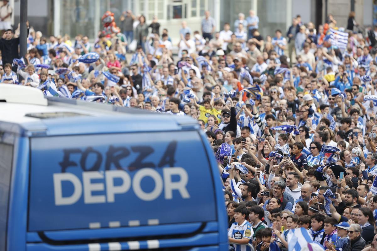 Recepción en el Concello de A Coruña a la plantilla del Deportivo que logró el ascensoa Primera División en la penúltima jornada de la Liga Hypermotion, tras enfrentarse ayer al Real Valladolid en Zorrilla