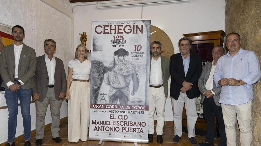 El Cid, Manuel Escribano y Antonio Puerta en la corrida del 125 aniversario de la plaza de Cehegín, con la ganadería de Victorino Martín