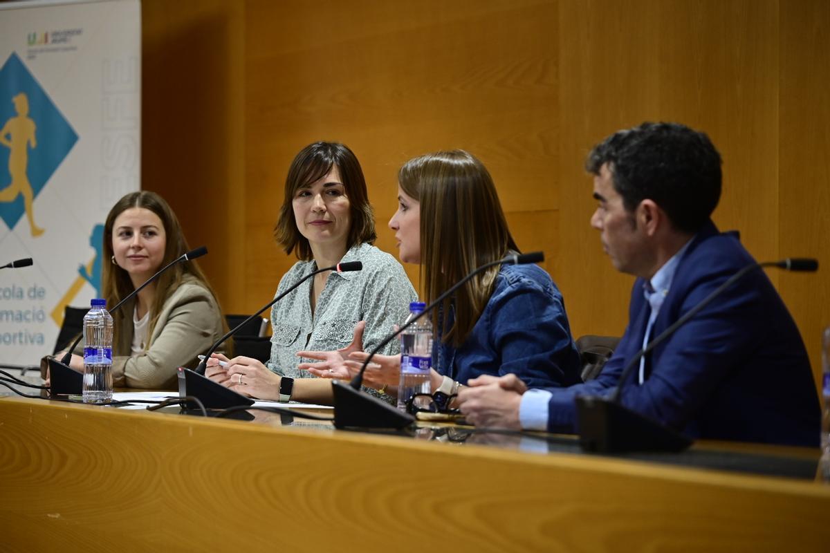Galería | Debate sobre periodismo deportivo en la UJI