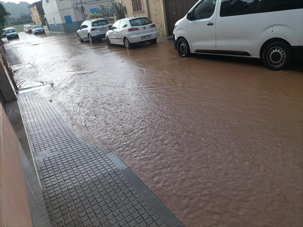 La zona alta del pueblo se inunda cada vez que llueve de forma importante.