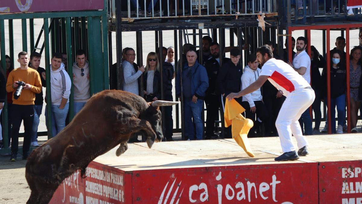 La XXIX Pascua Taurina de Onda se celebrará en la plaza de toros junto al Recinto Multiusos, entre el 8 y el 17 de abril, con la participación de afamadas ganaderías.