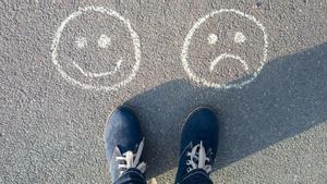 "La felicidad ya no se persigue como meta lejana sino como forma de vivir"