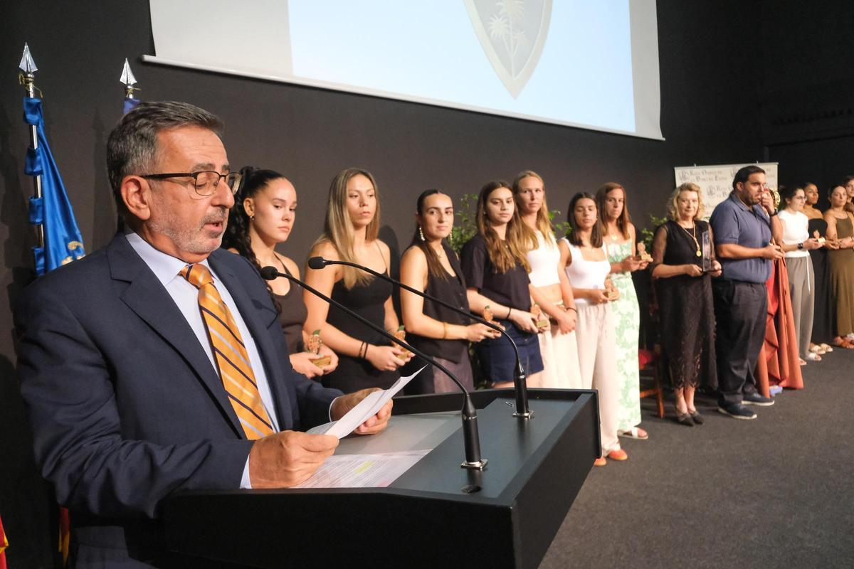 Así ha sido la Gala de entrega de las distinciones de honor de la Real Orden de la Dama en Elche Así ha sido la Gala de entrega de las distinciones de honor de la Real Orden de la Dama en Elche