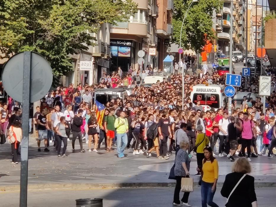 Respostes a la sentència: centenars de persones es manifesten a Manresa contra la sentència