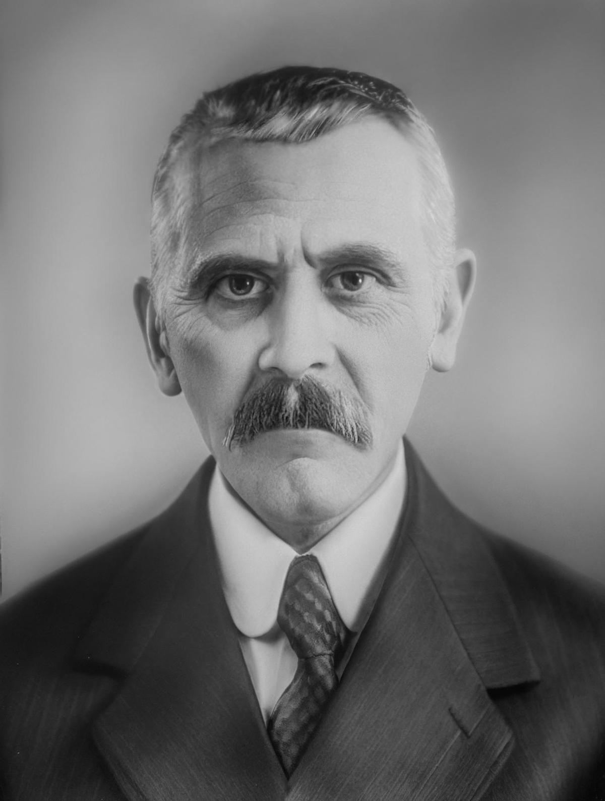 Retrat de Josep Pascual i Prats generat amb Intel·ligència Artificial a partir de la fotografia d’un quadre exposat al 1967.