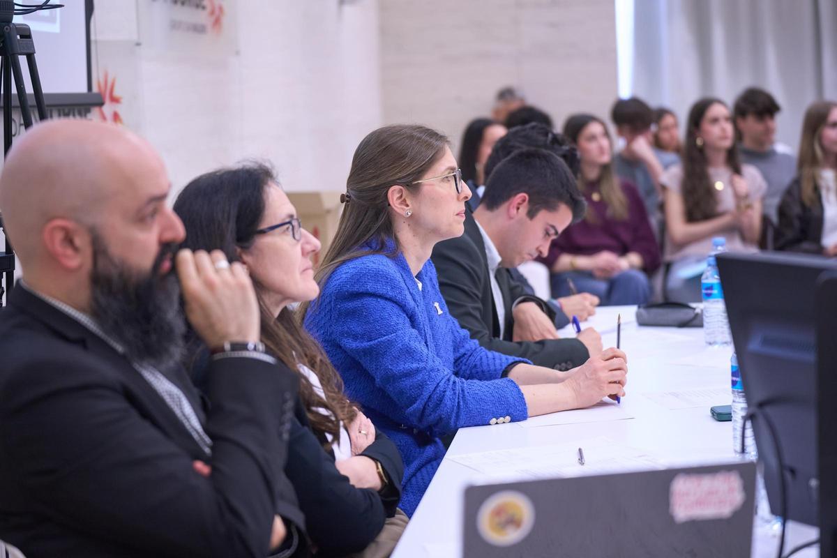 El objetivo de la liga de debate de la USJ es aprender a argumentar con rigor, escuchar activamente y construir pensamiento crítico.