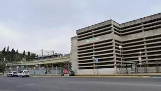 El Metro se queda sin la mayor bolsa de aparcamiento del Aljarafe: "A las ocho de la mañana ya está todo lleno"