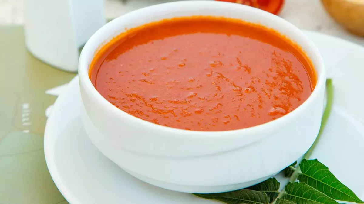 El ingrediente secreto del gazpacho de Carlos Herrera: "Le echas un poco y el contraste es demoledor"
