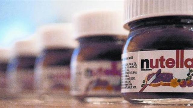 Dulce tentación 8Botes de Nutella, uno de los productos más consumidos de la empresa italiana Ferrero.