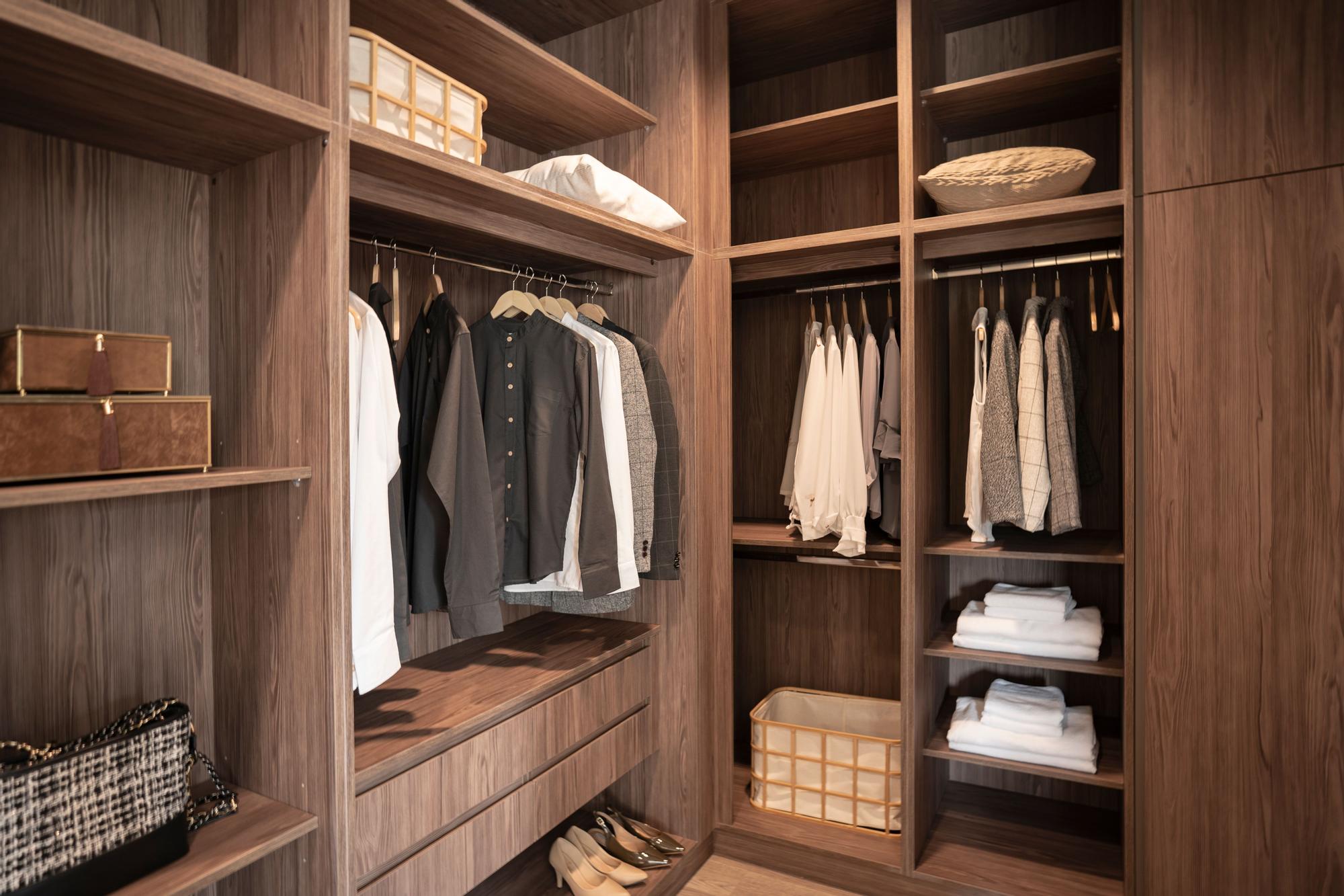 Envasar ropa al vacío - ¡Liberate del desorden y haz espacio en tu armario!  Descubre cómo envasar ropa al vacío - Envasar al Vacio
