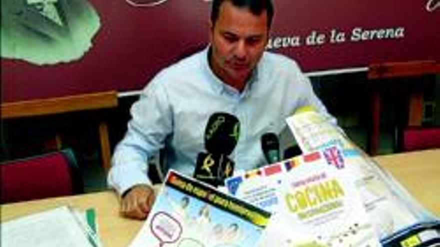 Villanueva presenta un plan de integración para inmigrantes
