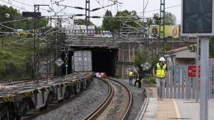 El descarrilament d’un tren de mercaderies a Rubí talla la circulació de l’R8 fins a Cerdanyola