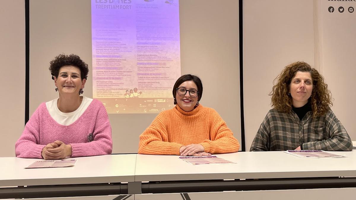Antònia Llodrà, Carme Gomila y Laura Socias han presentado el programa del marzo feminista de Manacor.