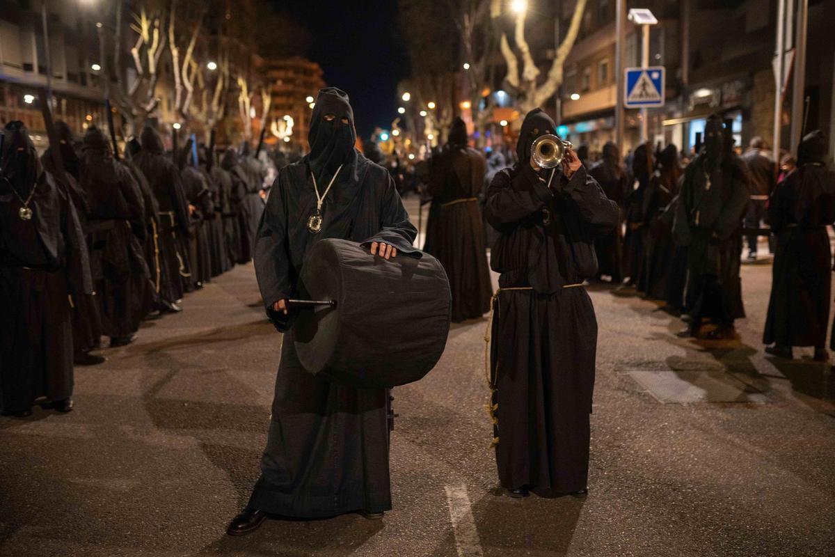 Cofradía de Jesús Nazareno vulgo Congregación, procesión de las cinco de la mañana.