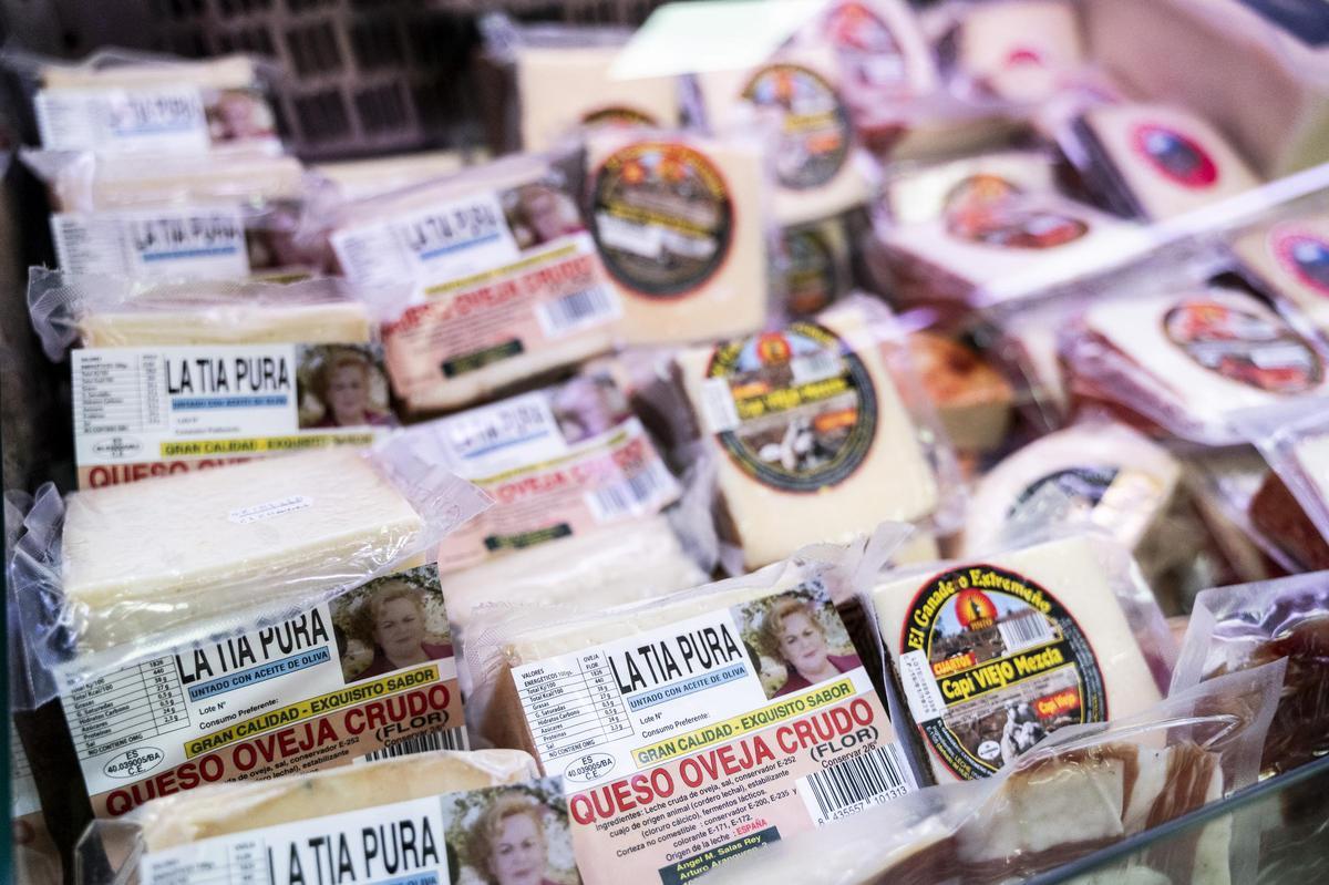 La carnicería Ángel se traslada a la avenida Maltravieso tras once años en el centro de Cáceres