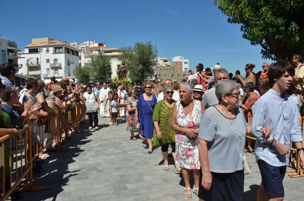 Processó marinera en honor a la Verge del Carme a l'Escala