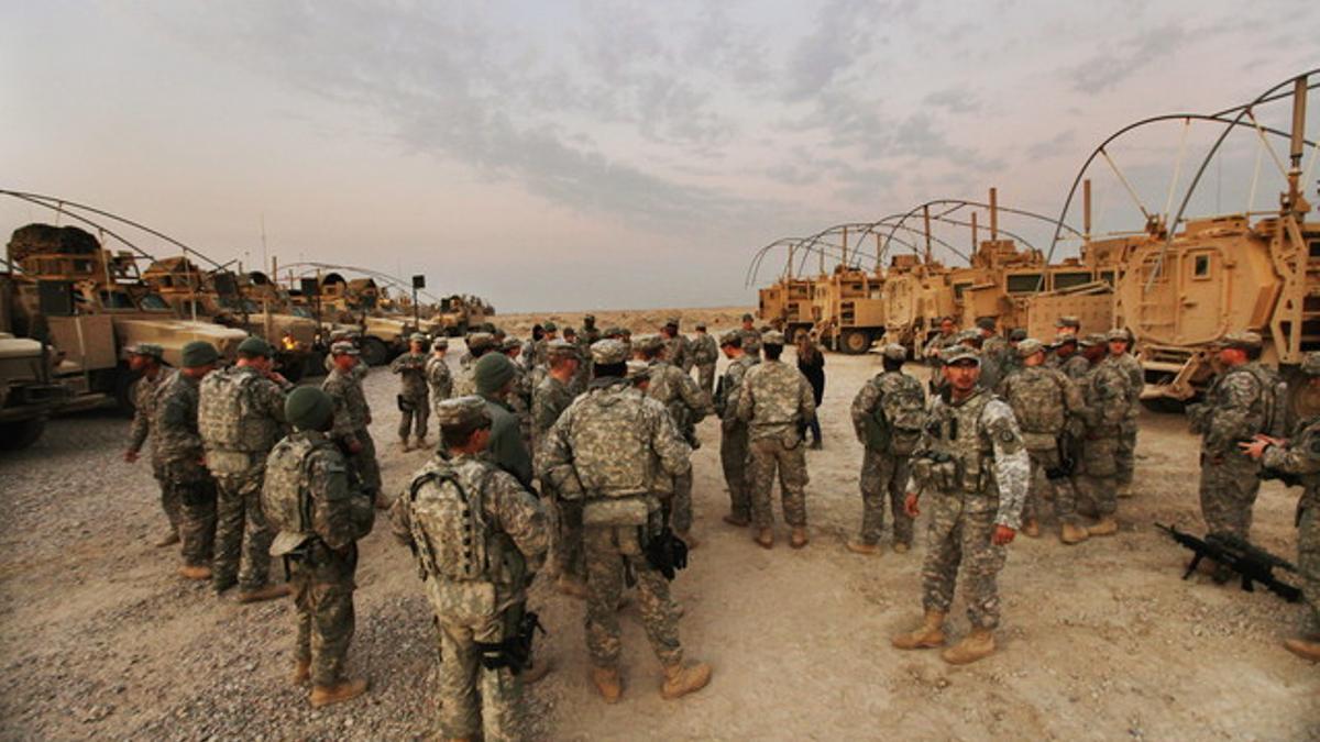 Cerca de 500 tropas de la tercera brigada, la primera división Calvary finalizaron su presencia en Camp Adder, en Nasiriyah (Iraq) la última base estadounidense remanente y salieron en la caravana final fuera de Iraq para llegar a Kuwait.