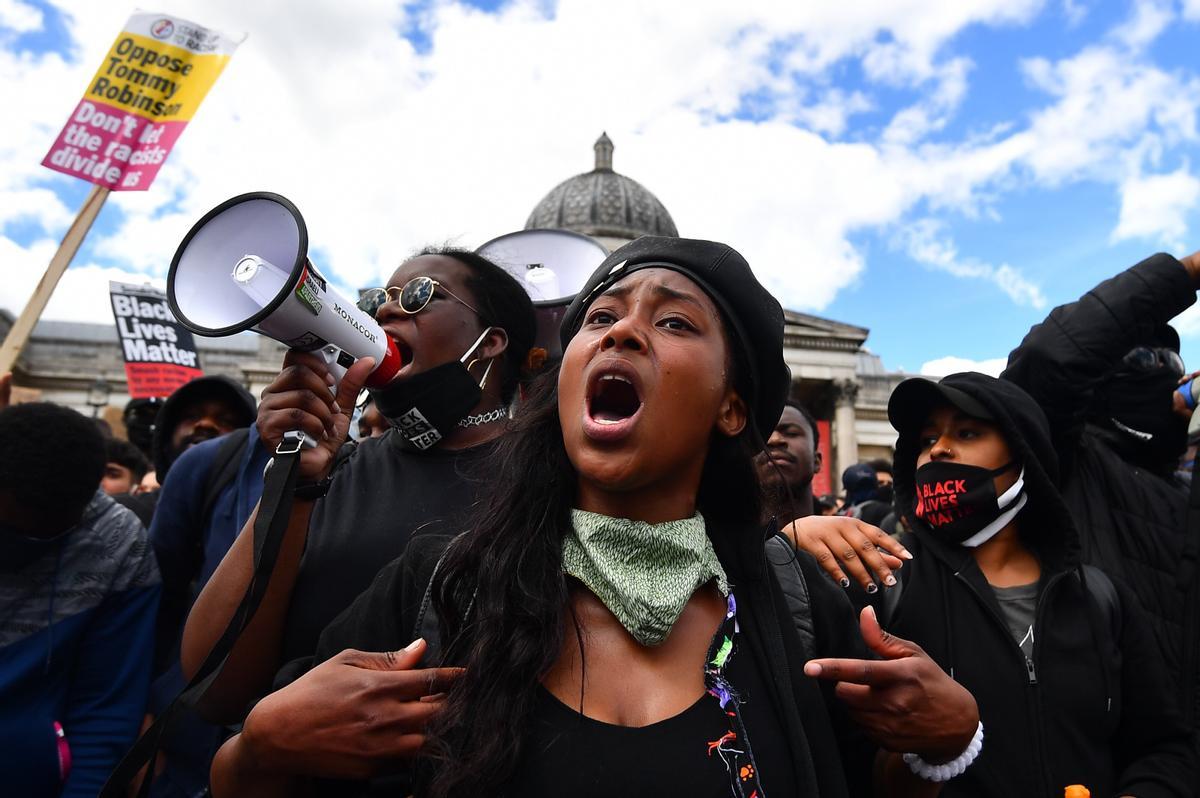 Una activista antiracista en estat greu després de ser ferida de bala a Londres