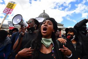 Una activista antiracista en estat greu després de ser ferida de bala a Londres