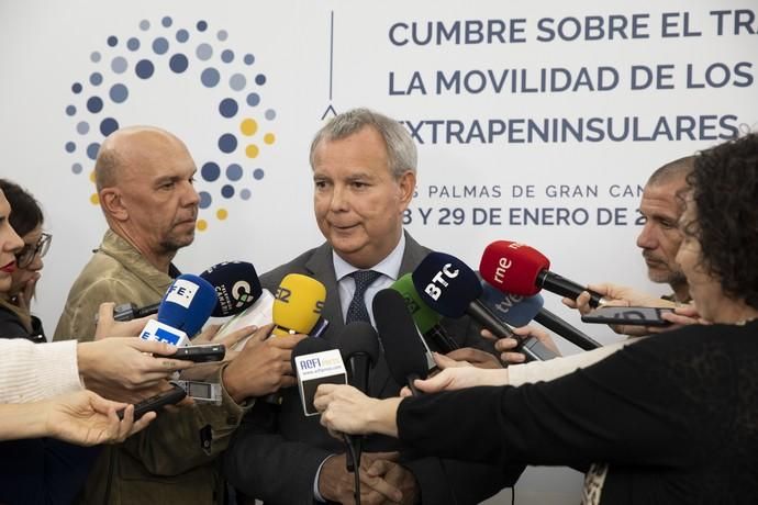 28.01.20. Las Palmas de  Gran Canaria. Cumbre sobre el transporte y la movilidad de los territorios extrapeninsulares. Presidencia del Gobierno de Canarias. Foto Quique Curbelo