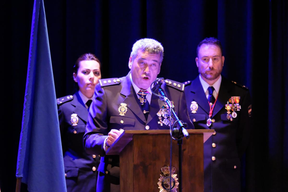 El comisario jefe de la Policía Nacional en Elda-Petrer, Bernardo Alonso, durante su intervención.
