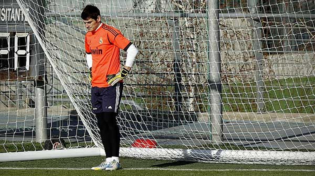 Primeres parades del porter del Reial Madrid després d’un mes i mig.