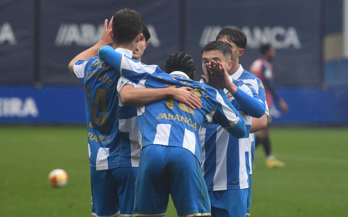 Liderato para el Fabril tras vencer al Real Ávila (2-1)