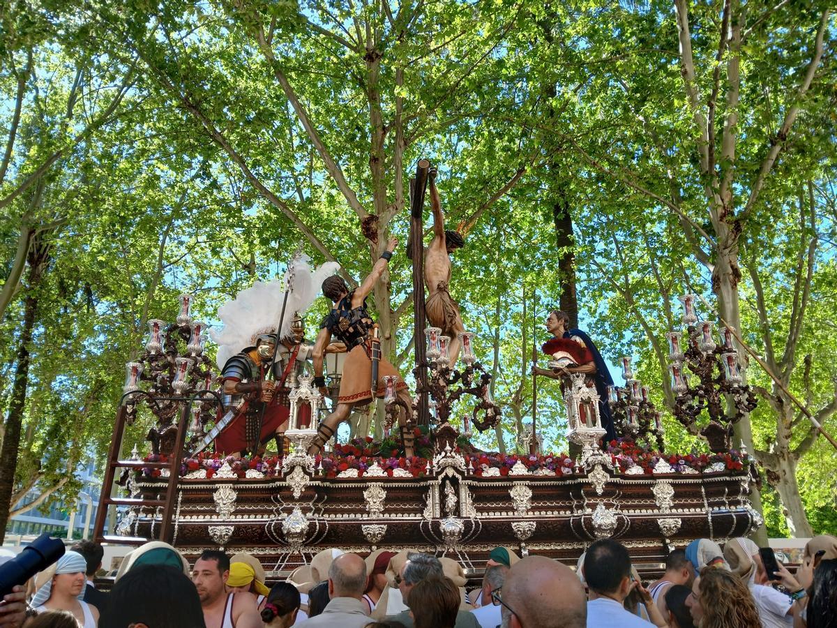 Uno de los pasos del Cerro en la Plaza Nueva.
