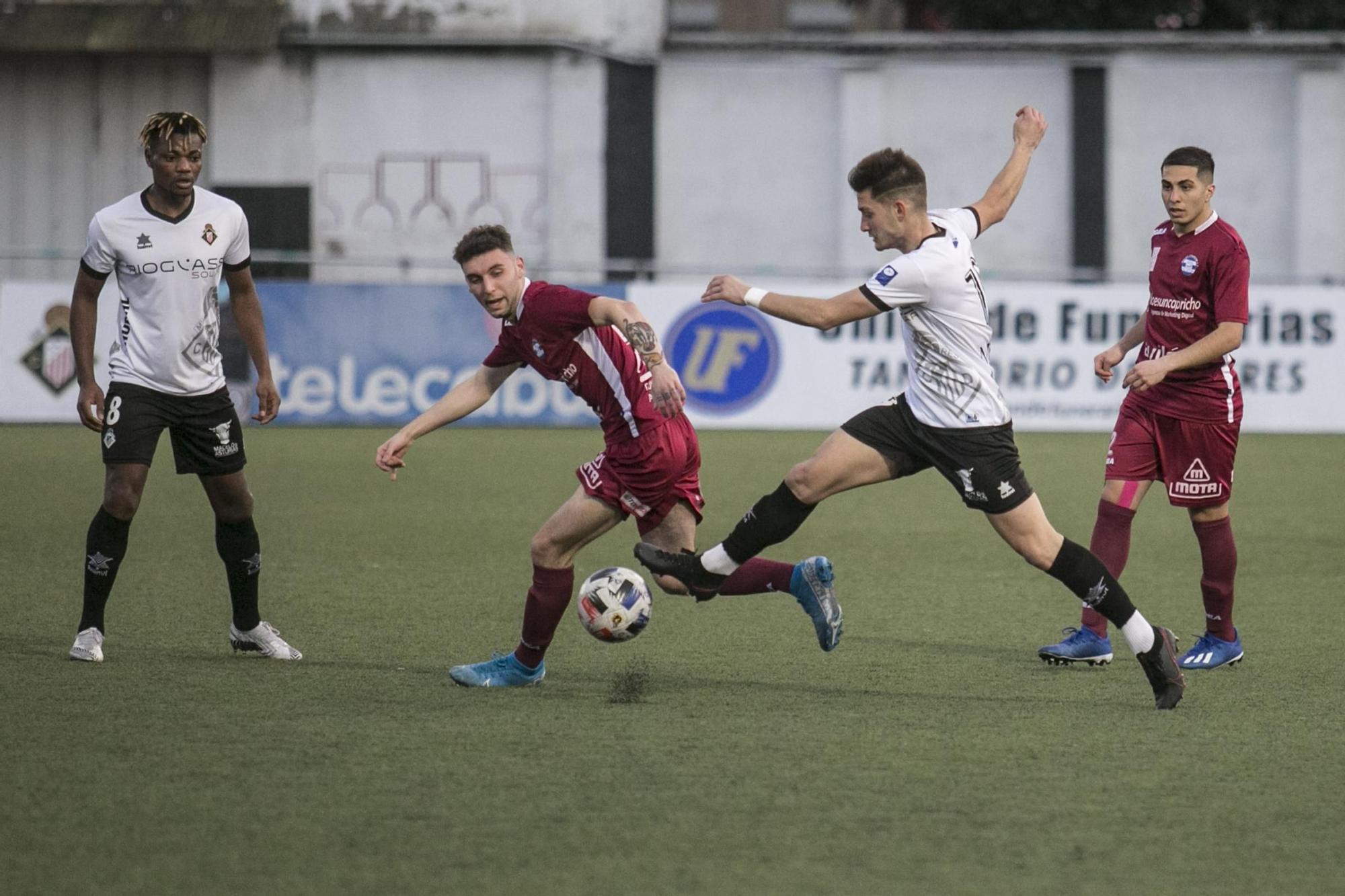 Las mejores imágenes de la jornada en la Tercera División de Asturias