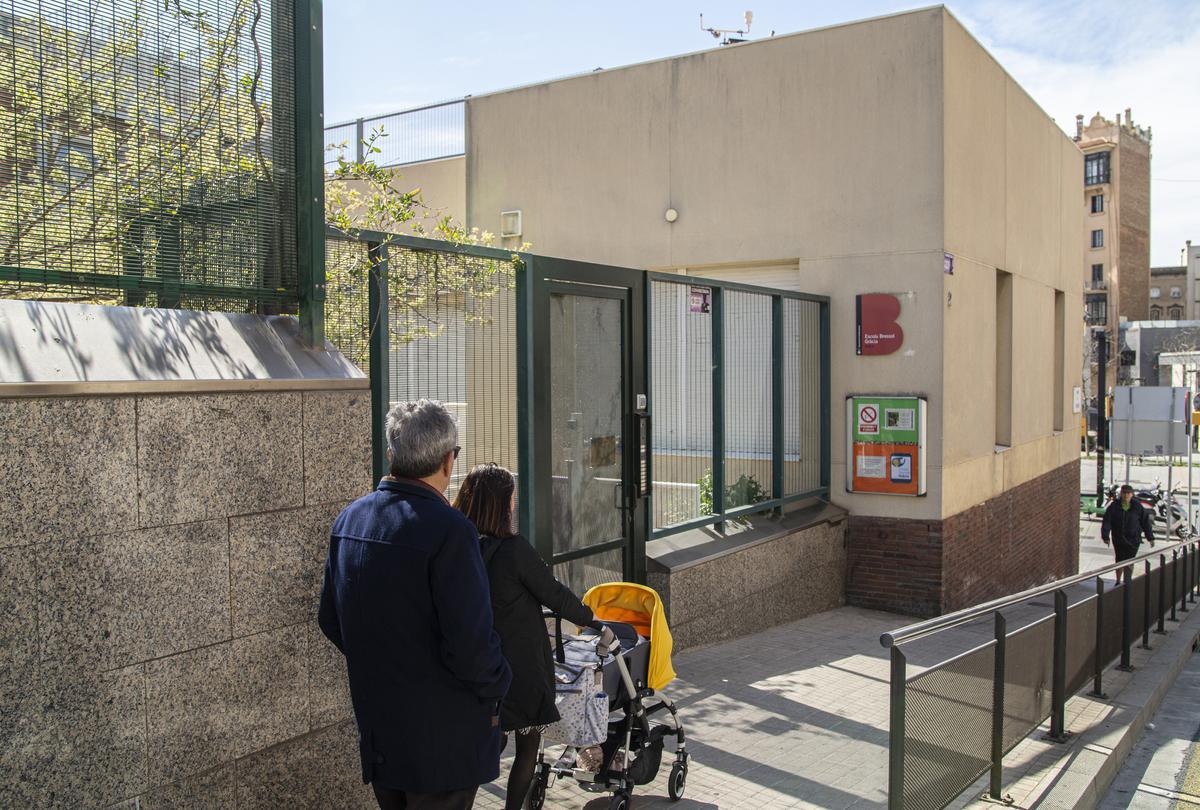 BARCELONA 09/03/2020 Barcelona
Escola Bressol Municipal Gràcia. Guardería municipal cerrada por un caso de coronavirus. Fachada