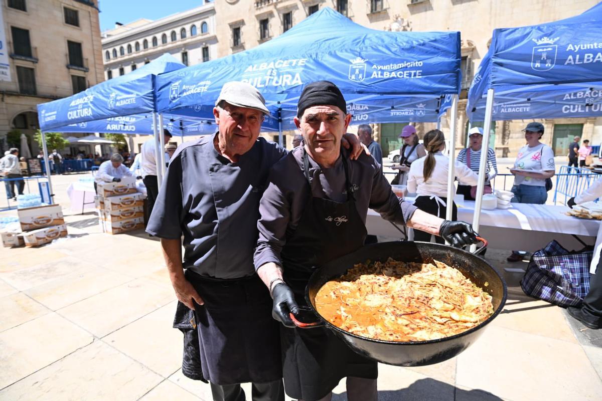Albacete llega a Alicante con una jornada de folklore y gastronomía Albacete llega a Alicante con una jornada de folklore y gastronomía