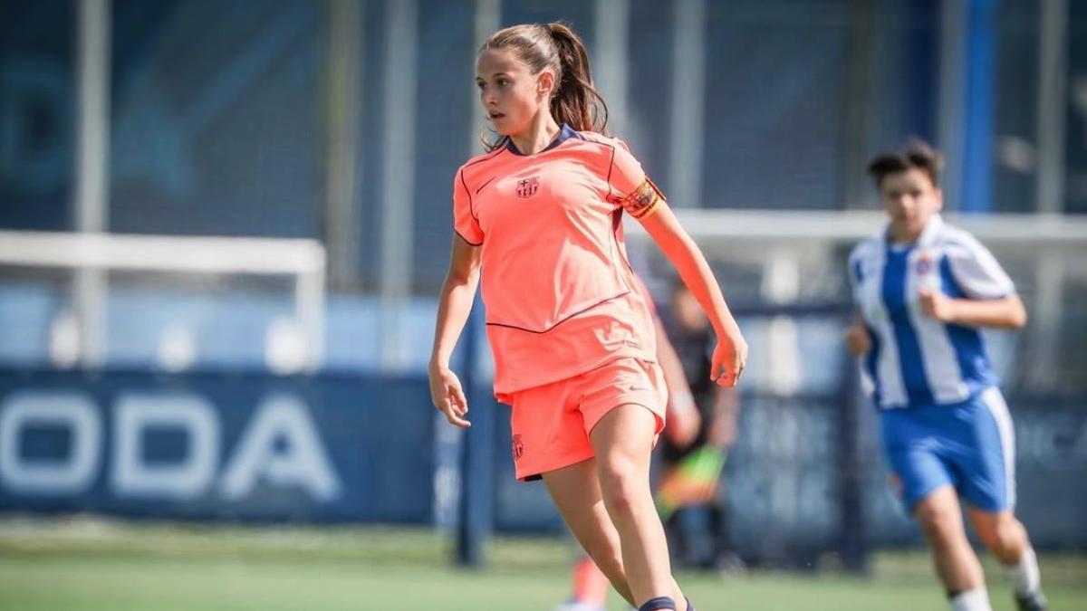 Elena Vizuete en el derbi juvenil contra el Espanyol para ganar la Liga