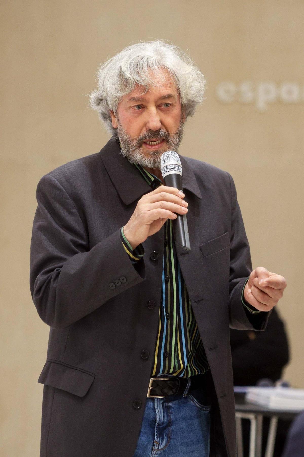 Pedro María Asensio presenta su reflexión crítica sobre el urbanismo de Ibiza en el Coaib Pedro María Asensio presenta su reflexión crítica sobre el urbanismo de Ibiza en el Coaib