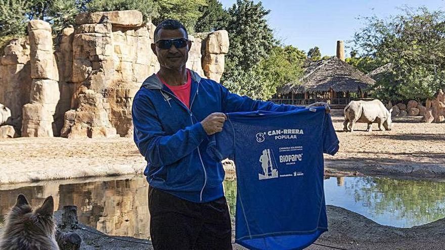 Casinos presenta la camiseta de la Can-rrera de BIOPARC