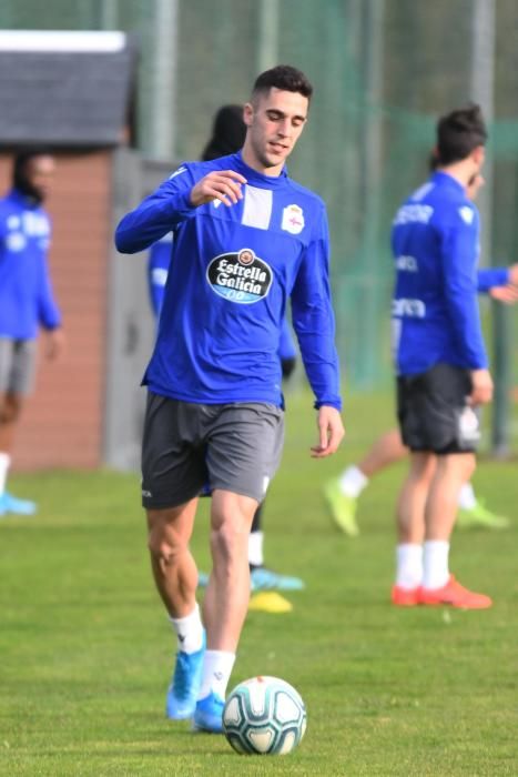 Sabin Merino se entrena con el equipo en Abegondo